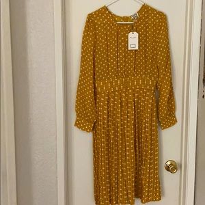 New with tags polka dot dress size M
